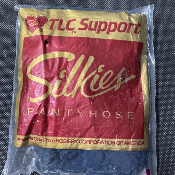 Navy Silkies Women's total leg control (2Pair Pack) large. NWNT - Picture 2 of 4